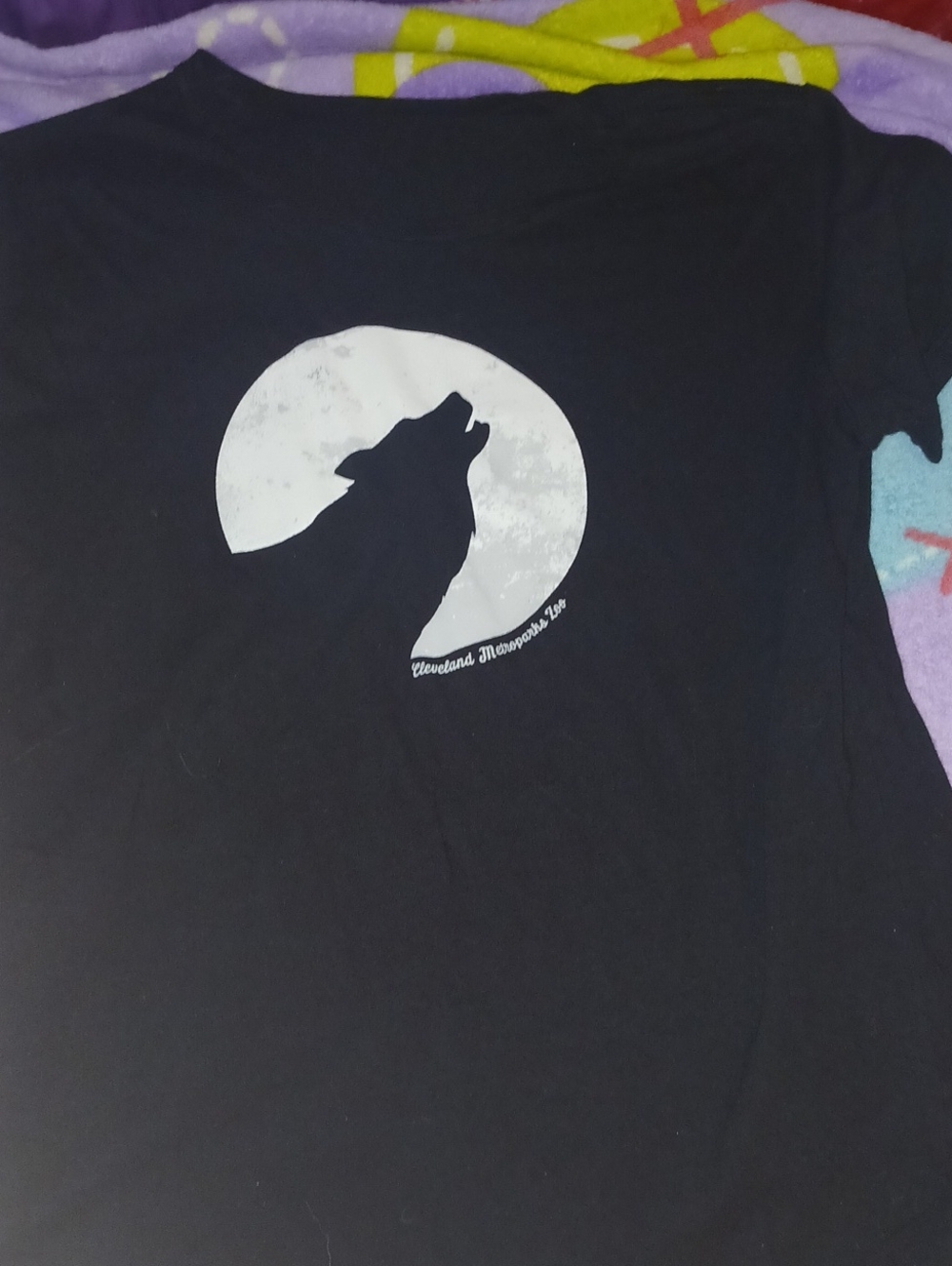 Source Unknown Black T-Shirt with White Howling Wolf Graphic
